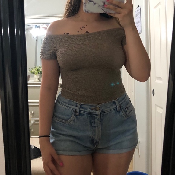 Off the shoulder cropped top - Picture 3 of 3